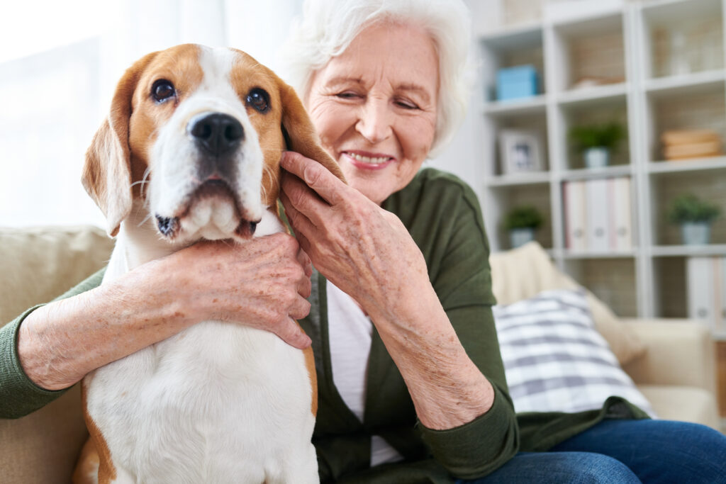 Tenant in rented retirement community with pet friendly policy